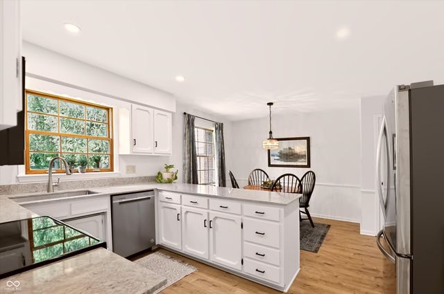 7242 Hampstead Lane, Indianapolis, IN 46256