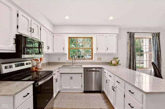 7242 Hampstead Lane, Indianapolis, IN 46256