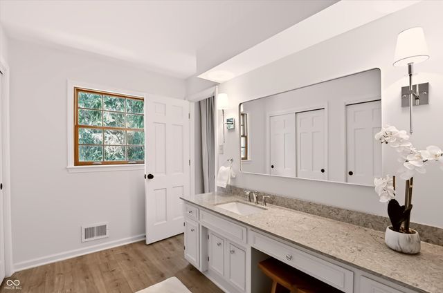 7242 Hampstead Lane, Indianapolis, IN 46256