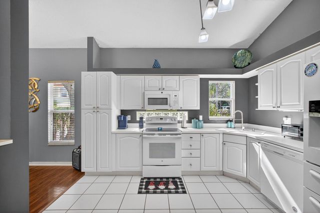 5156 Elpine Way, Riviera Beach, FL 33418