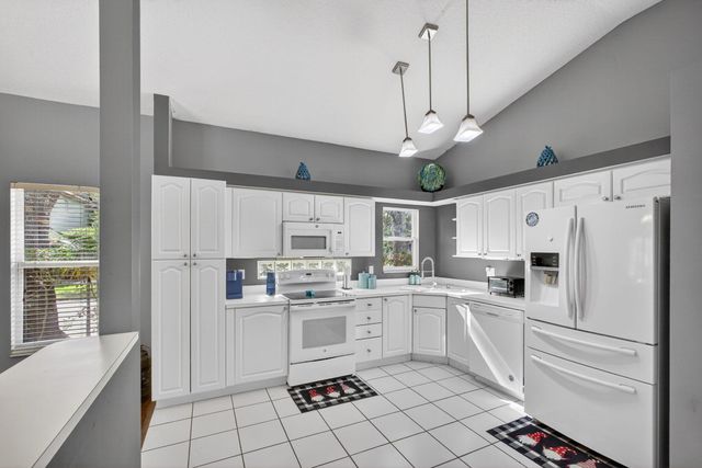 5156 Elpine Way, Riviera Beach, FL 33418