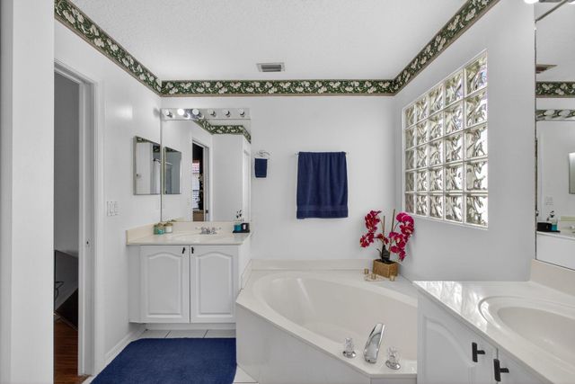 5156 Elpine Way, Riviera Beach, FL 33418