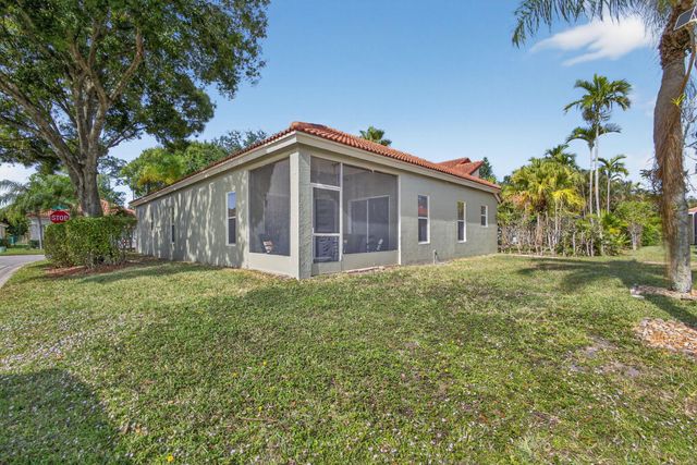 5156 Elpine Way, Riviera Beach, FL 33418