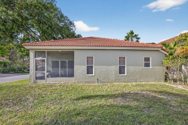 5156 Elpine Way, Riviera Beach, FL 33418