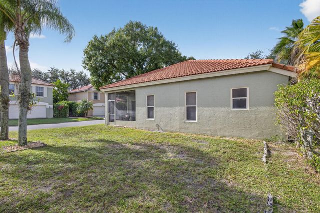 5156 Elpine Way, Riviera Beach, FL 33418