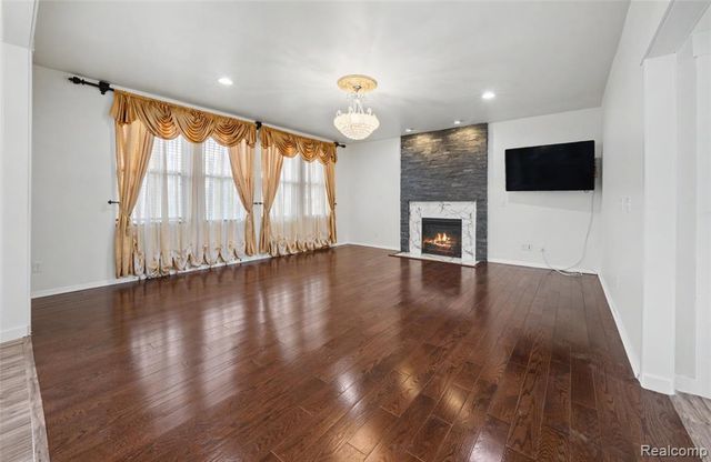 49184 Gracechurch Road, Macomb, MI 48044