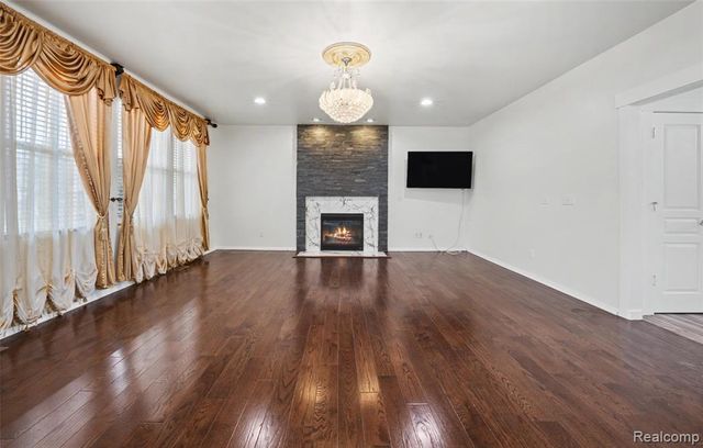 49184 Gracechurch Road, Macomb, MI 48044