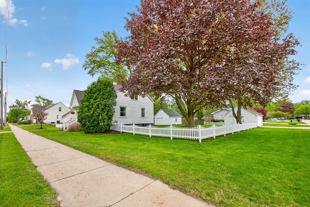 348 N State Street, Zeeland, MI 49464