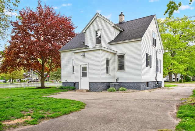 348 N State Street, Zeeland, MI 49464