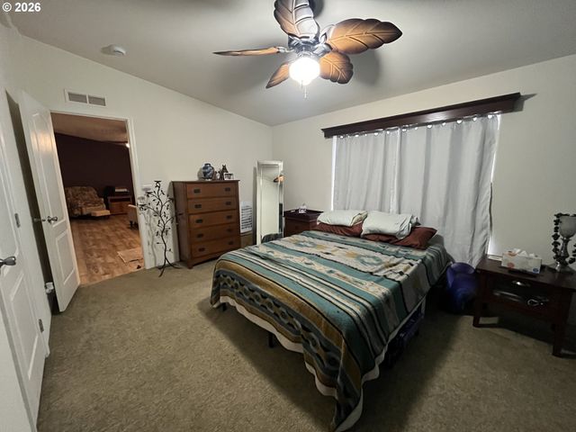23421 S HIGHWAY 213 38, Oregon City, OR 97045