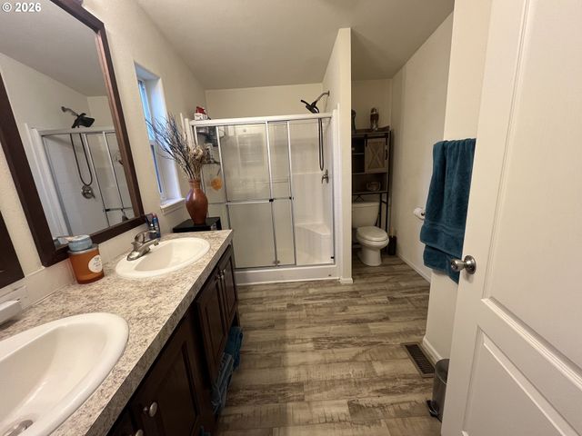 23421 S HIGHWAY 213 38, Oregon City, OR 97045