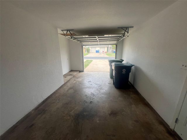 807 Lloyd LN A, Elgin, TX 78621