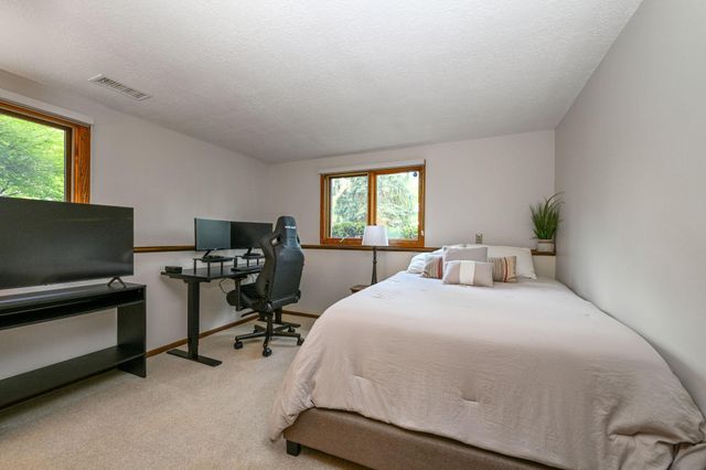 15008 Oakland Avenue, Burnsville, MN 55306