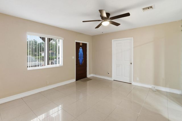 4011 SW 28th Street 4011, West Park, FL 33023