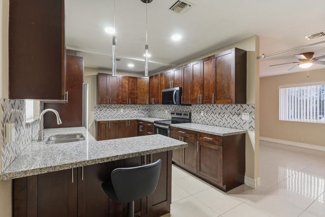 4011 SW 28th Street 4011, West Park, FL 33023