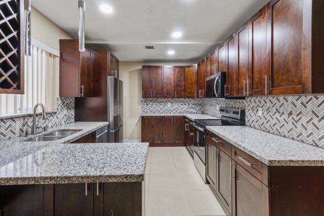 4011 SW 28th Street 4011, West Park, FL 33023