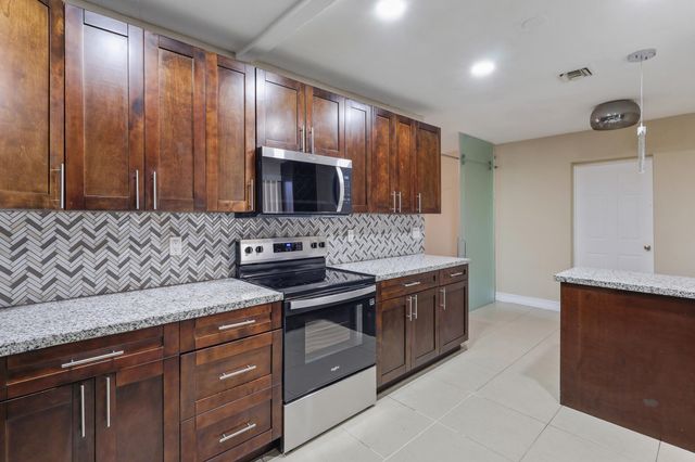 4011 SW 28th Street 4011, West Park, FL 33023