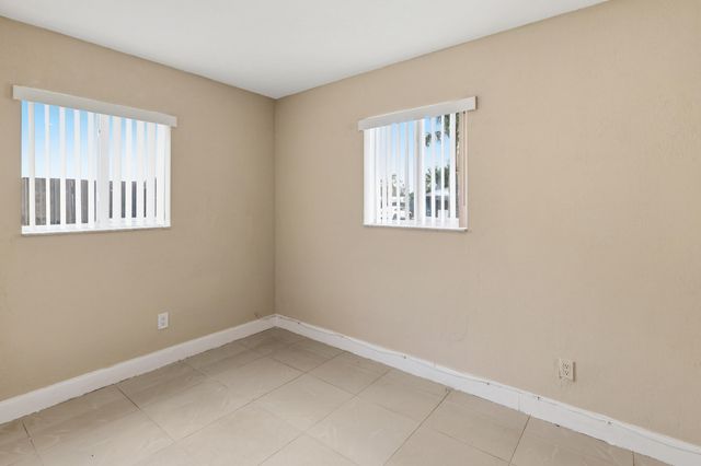 4011 SW 28th Street 4011, West Park, FL 33023