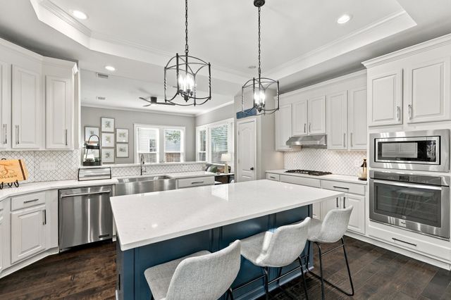 6025 Winter Park Drive, North Richland Hills, TX 76180