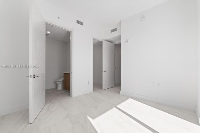 17550 Collins Ave 501, Sunny Isles Beach, FL 33160