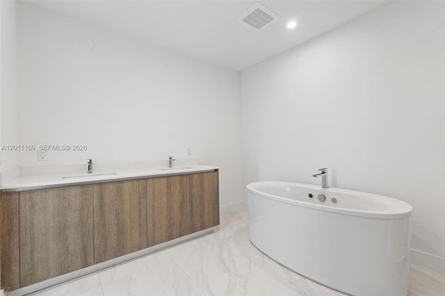 17550 Collins Ave 501, Sunny Isles Beach, FL 33160