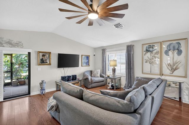 34 Nogales Way, Port St. Lucie, FL 34952