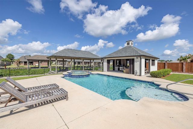 338 Tulip Dr, Houma, LA 70360