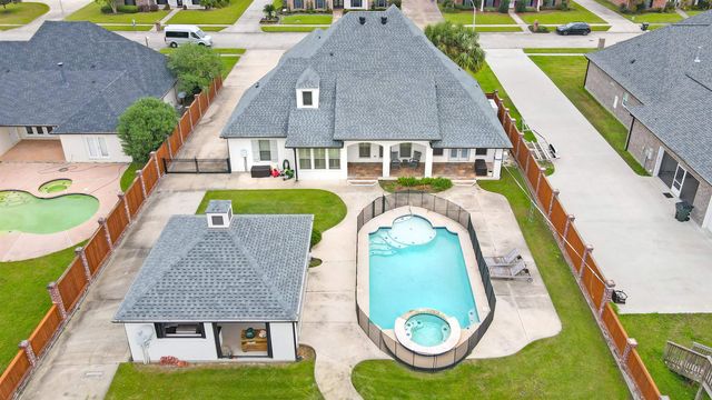 338 Tulip Dr, Houma, LA 70360