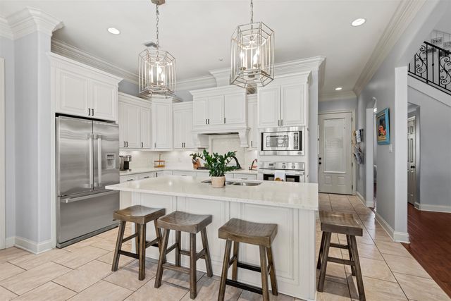 338 Tulip Dr, Houma, LA 70360