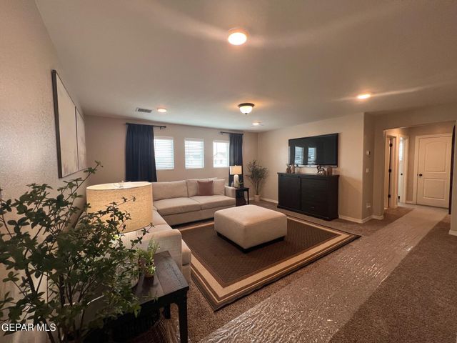 10721 Jay Novacek Street, El Paso, TX 79924