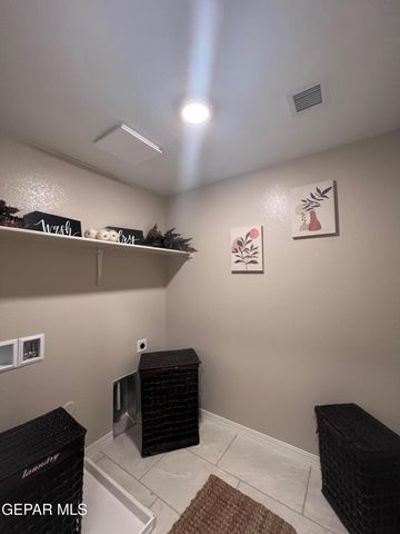 10721 Jay Novacek Street, El Paso, TX 79924