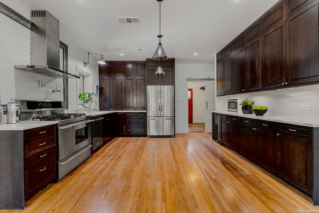 201 CHICHESTER PL, San Antonio, TX 78209