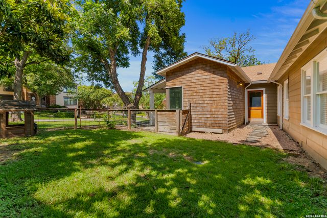 201 CHICHESTER PL, San Antonio, TX 78209