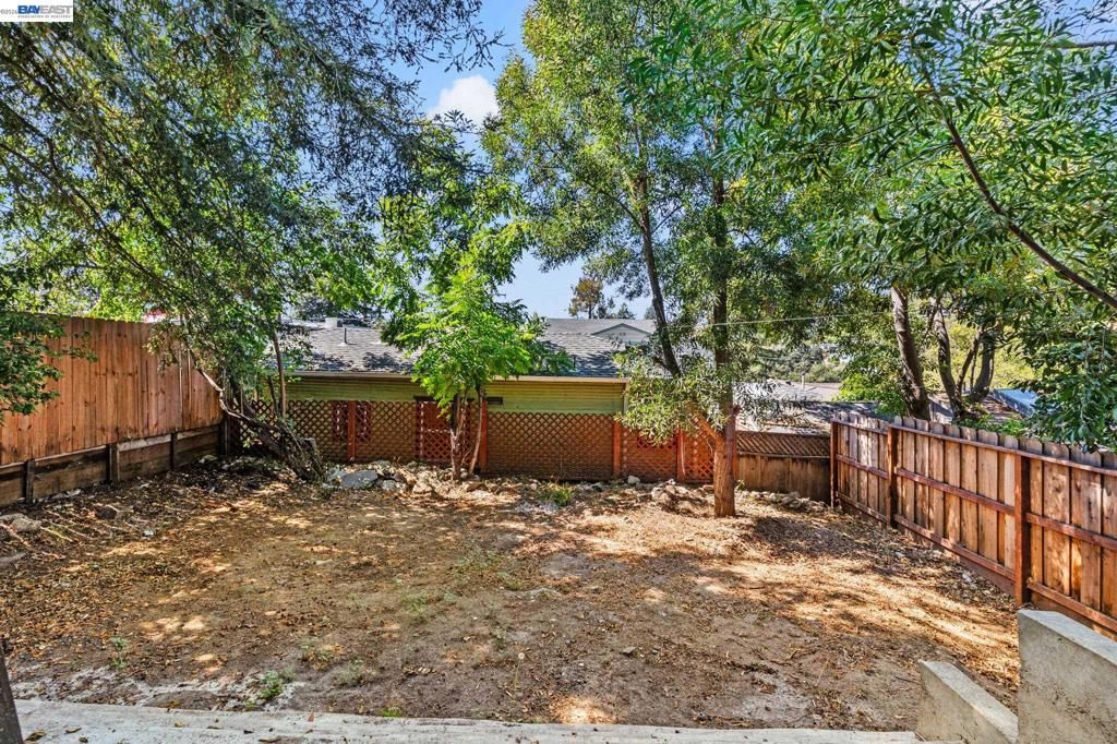 Image 12 of property listing at 3851 Madrone Ave, Oakland, CA 94619