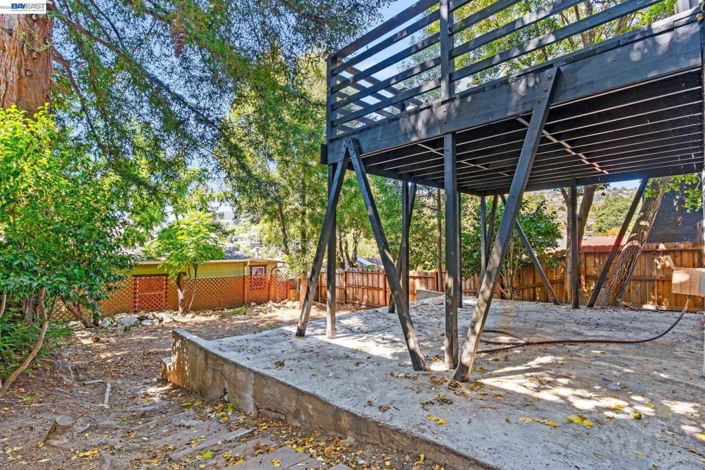 Image 18 of property listing at 3851 Madrone Ave, Oakland, CA 94619
