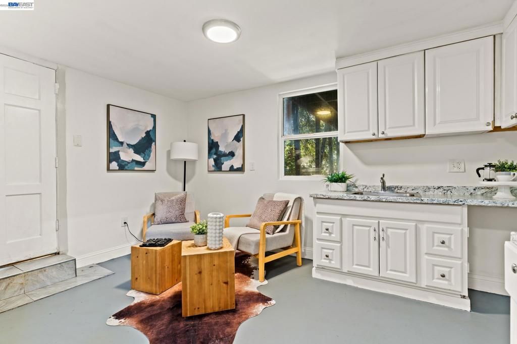 Image 23 of property listing at 3851 Madrone Ave, Oakland, CA 94619