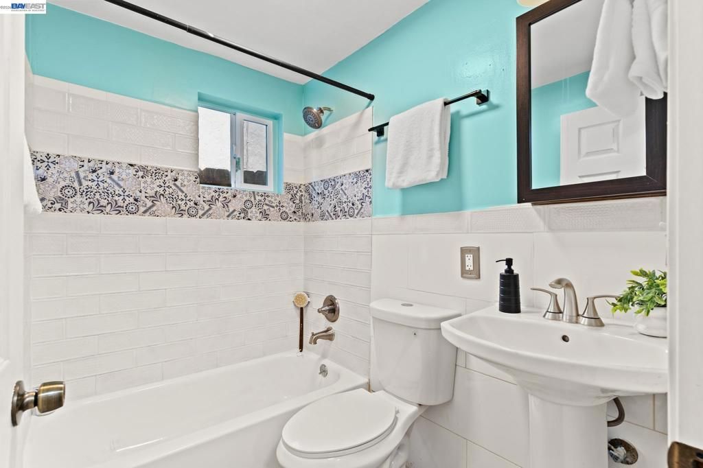 Image 24 of property listing at 3851 Madrone Ave, Oakland, CA 94619