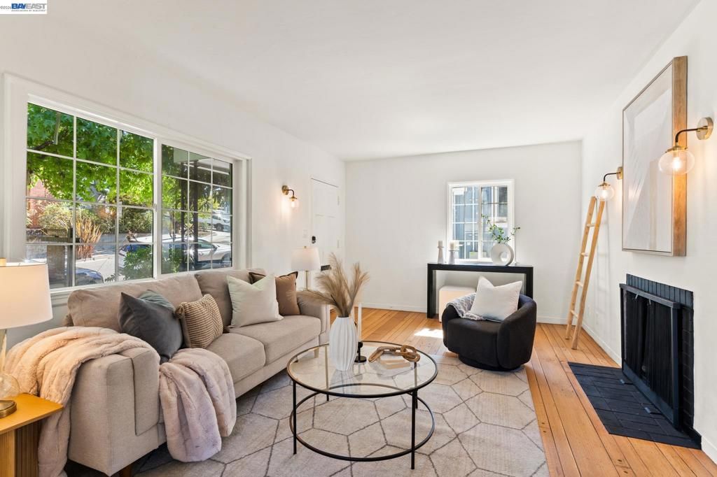 Image 4 of property listing at 3851 Madrone Ave, Oakland, CA 94619