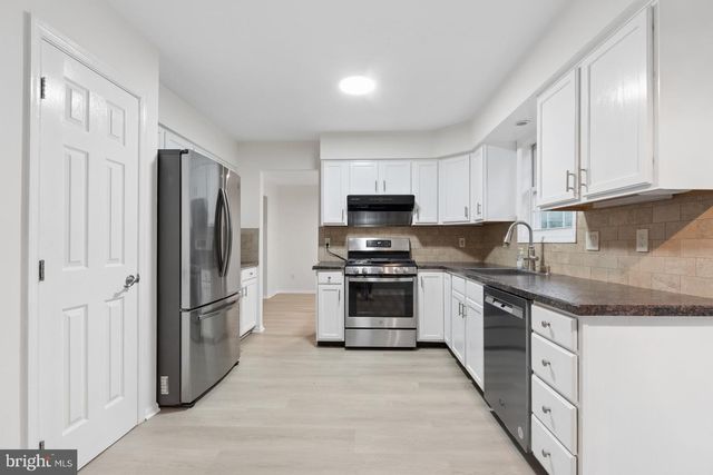 10 BASTILLE LOOP, Newark, DE 19702