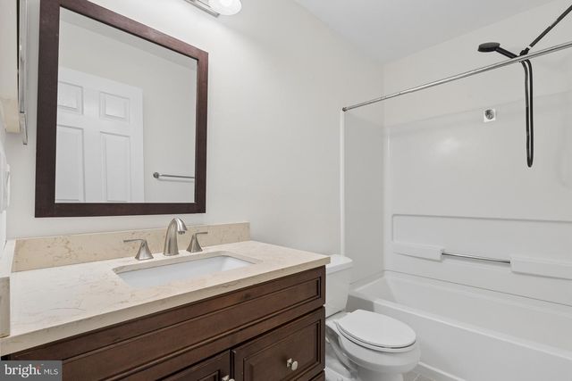 10 BASTILLE LOOP, Newark, DE 19702