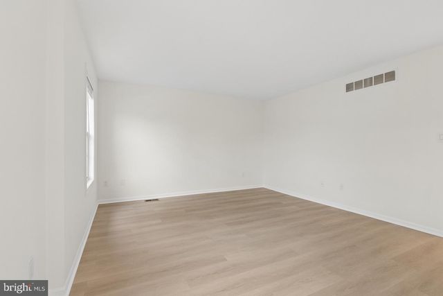 10 BASTILLE LOOP, Newark, DE 19702