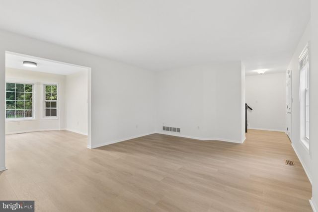 10 BASTILLE LOOP, Newark, DE 19702