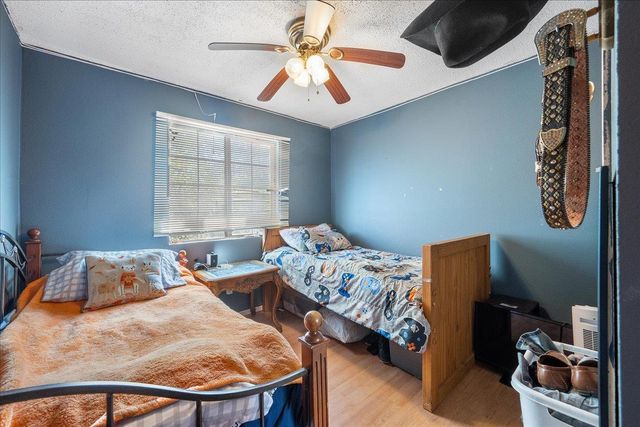 1107 Sturgis ST, Taylor, TX 76574