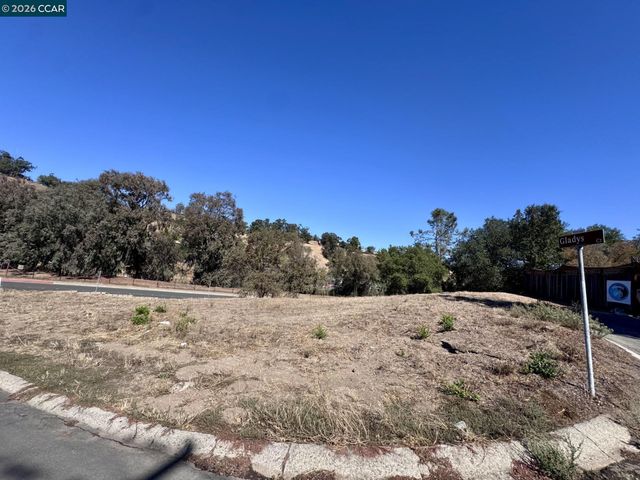 Gladys Court, Lafayette, CA 94549