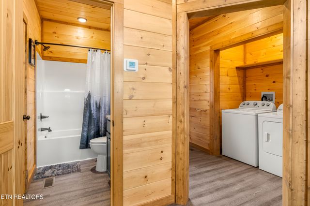 804 Peak Loop Way, Pigeon Forge, TN 37876