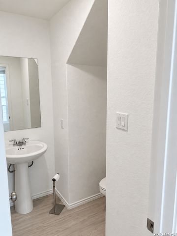 10929 Presa Way, San Antonio, TX 78223