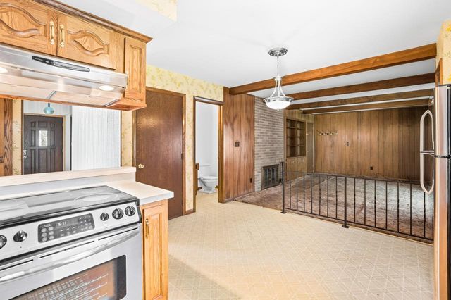1638 Meadowlane AVENUE, Mount Pleasant, WI 53406
