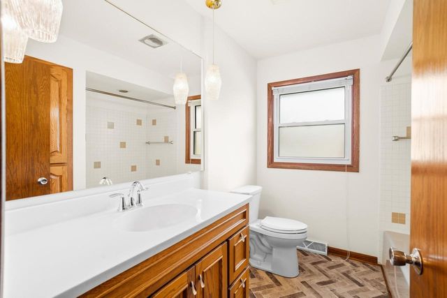 1638 Meadowlane AVENUE, Mount Pleasant, WI 53406