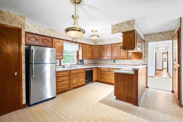 1638 Meadowlane AVENUE, Mount Pleasant, WI 53406