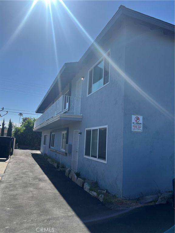5852 Orange Avenue 4, Long Beach, CA 90805
